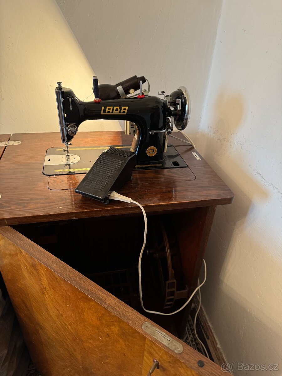Šicí stroj - 4