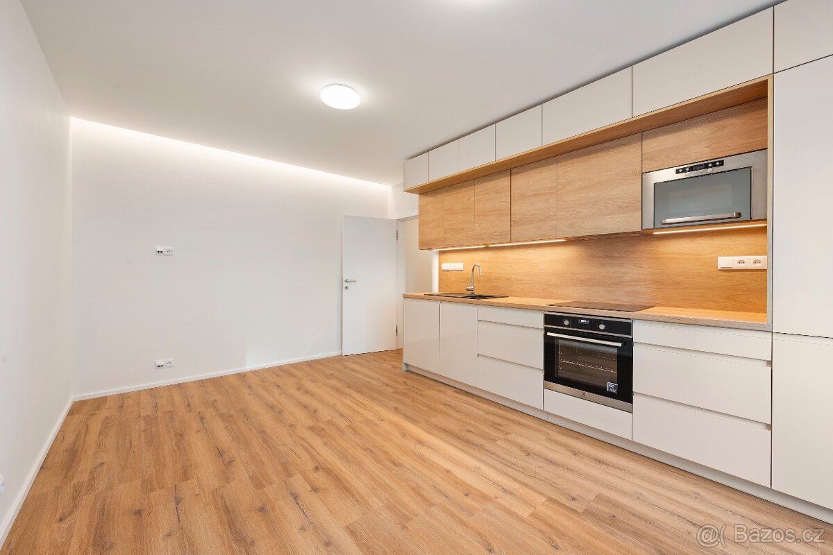 Prodej 2+kk, 40 m² + balkon + sklep, 5. NP, Brno–Bystrc - 4