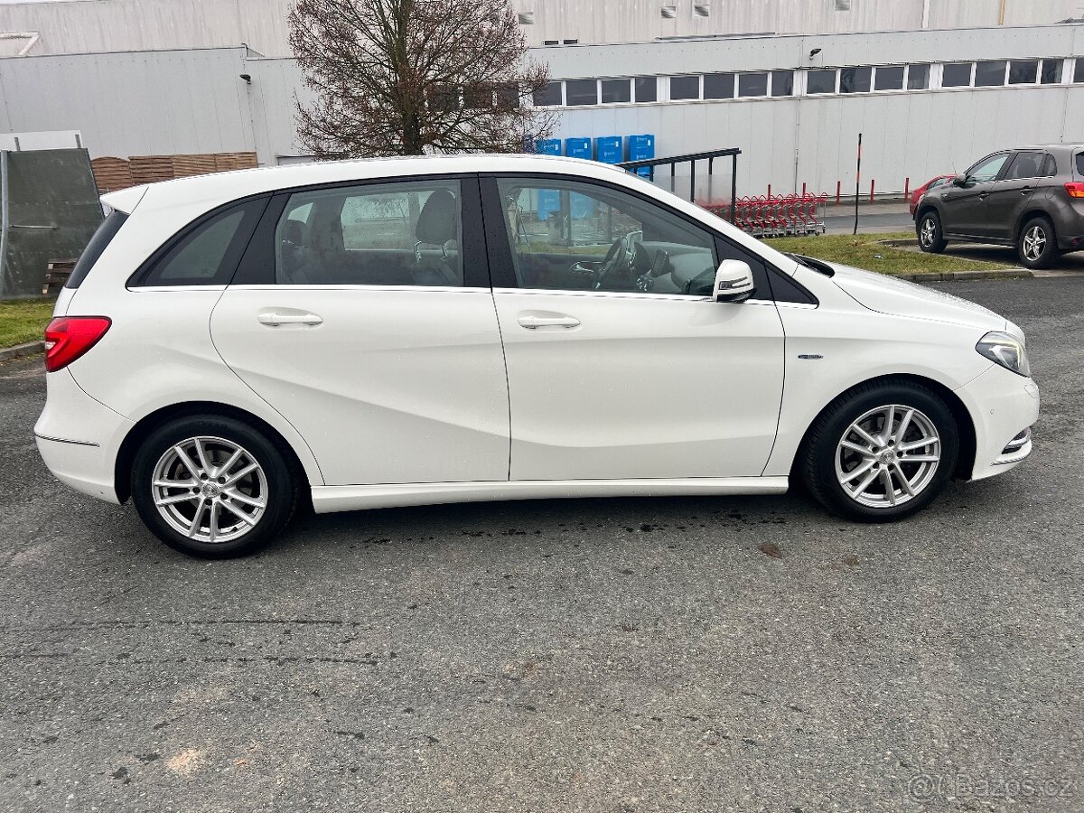 Rezervováno- Mercedes-Benz B 180 BlueEfficiency Sport - 4
