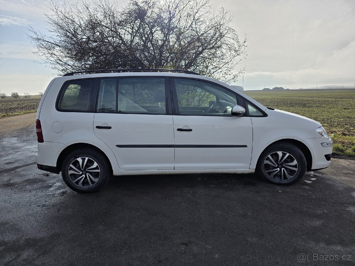 Volkswagen Touran 2009 1.9 Tdi - 4