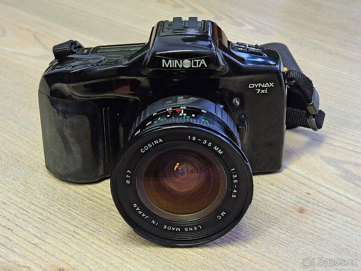 Minolta Dynax 7xi + zoom Cosina 19-35mm (1991) - 4