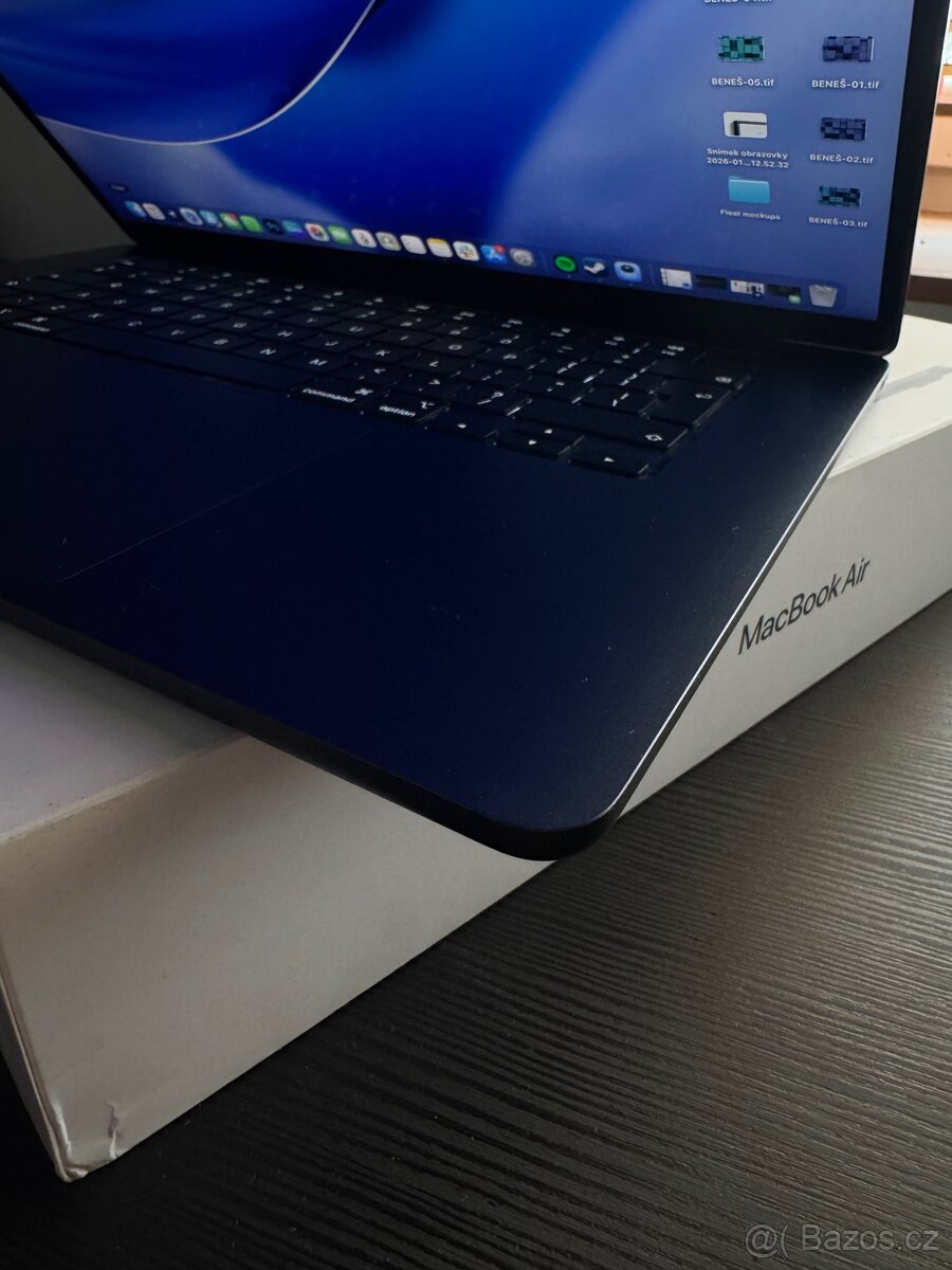 MacBook Air 15 M4 2025 temně inkoustový - 4