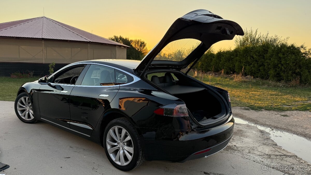 Tesla model S 90D 2016 , Premium sound , Winter Packet - 4