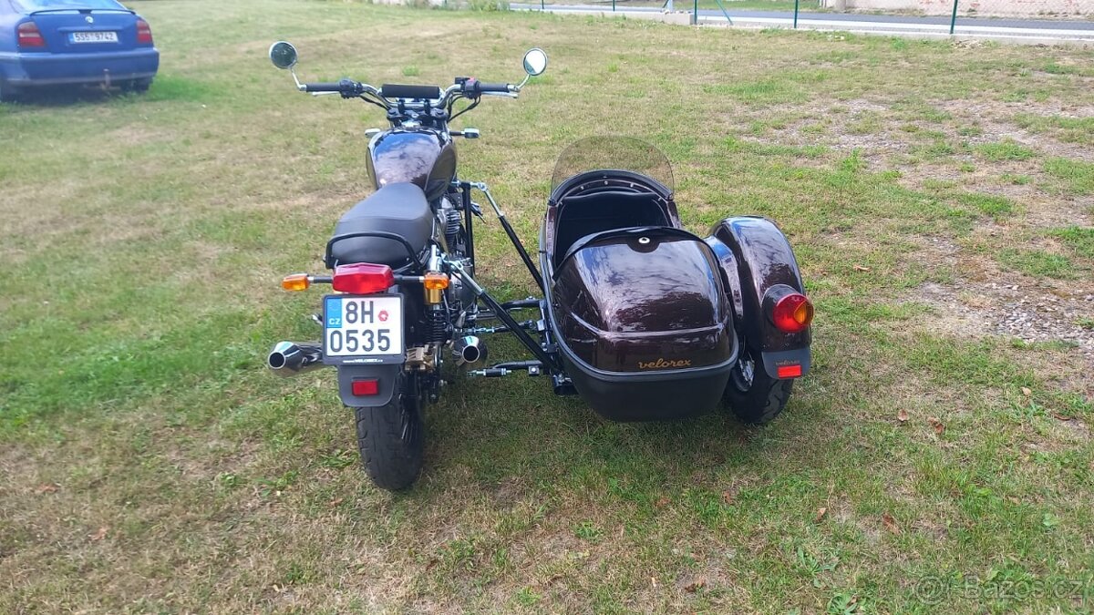 Royal Enfield Interceptor 650 + side Velorex - 4