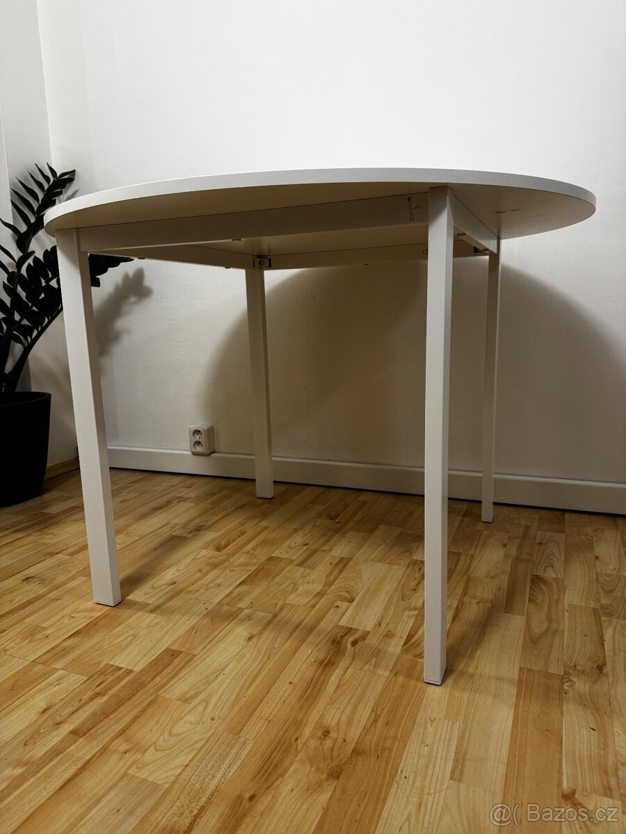 Prodám jídelní stůl IKEA VIHALS – bílý - 4