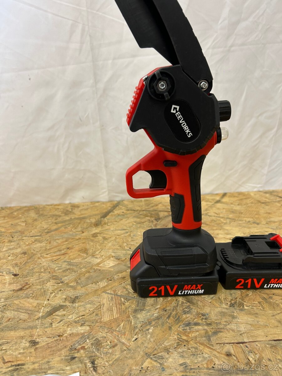 Nová elektrická prořezávací pila 2x baterie - 4