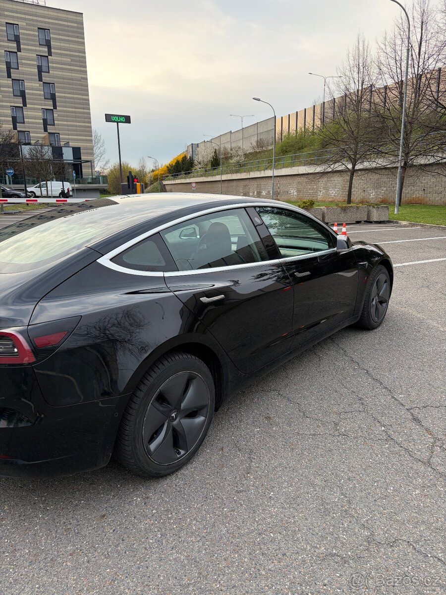 Tesla model 3 sr+ - 4