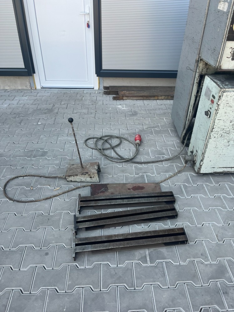 37. Tabulové nůžky NTC 2500/4 - 4