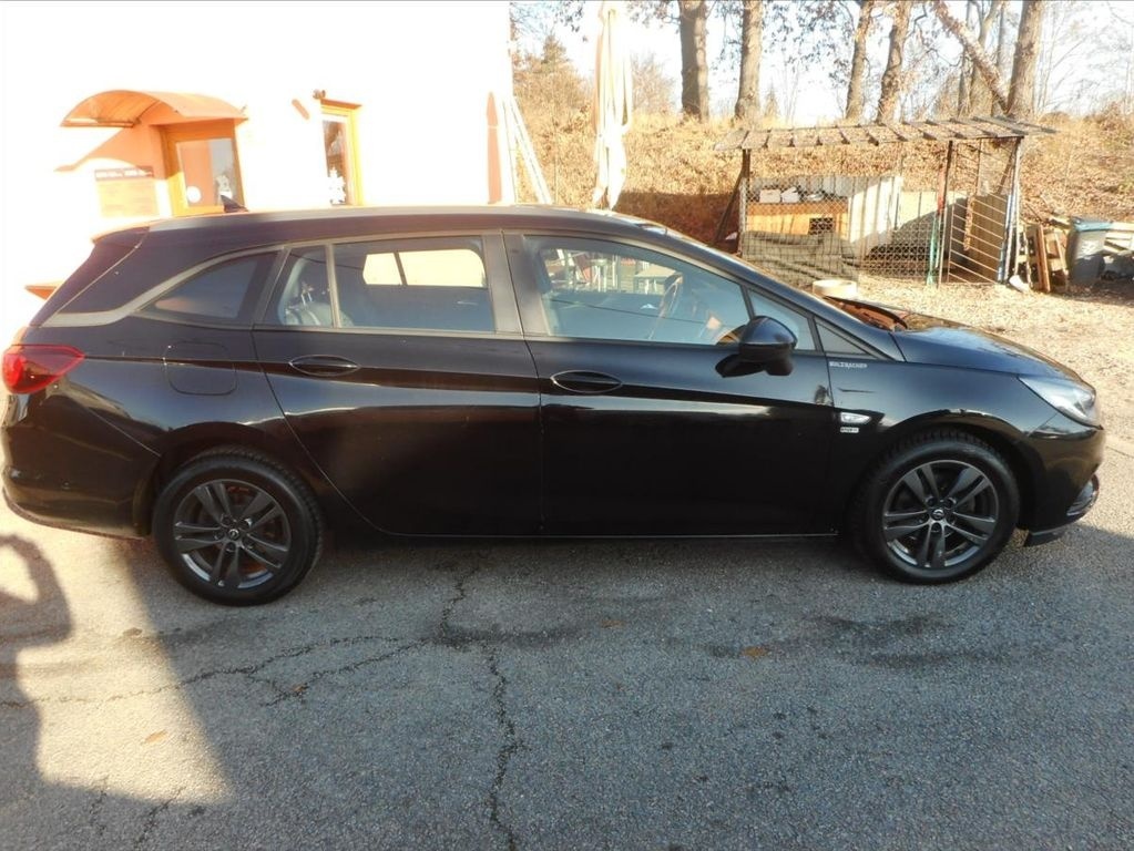 Opel Astra,1,6 CDTi SPORT TOURER - 4