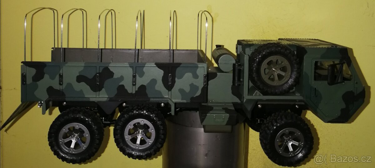 model vojenského vozidla - 4