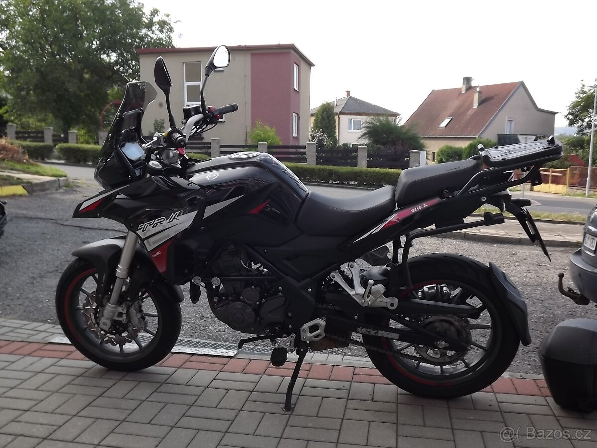 Benelli TRK 251 - 4