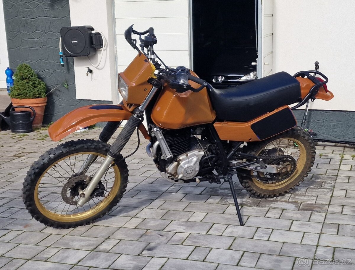 Suzuki DR 600 - 4