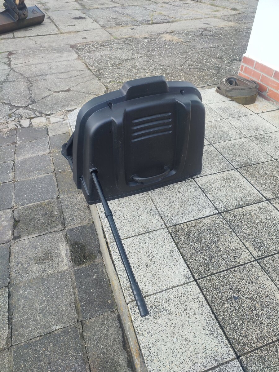ZAHRADNÍ TRAKTOR - 4