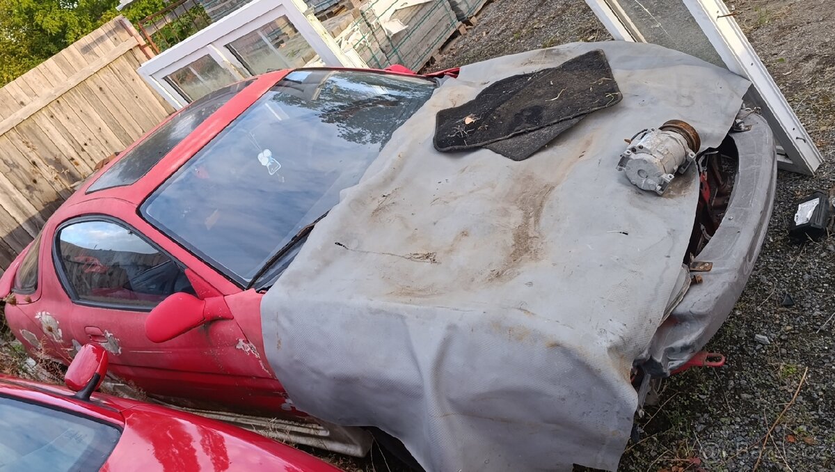 Mazda MX-3 - karosérie - 4