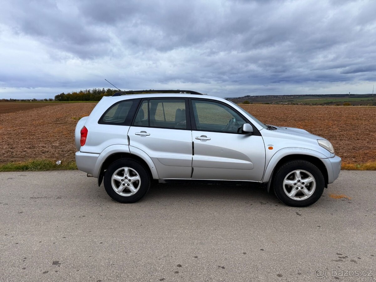 TOYOTA Rav4 2.0 D4D 4x4 - 4