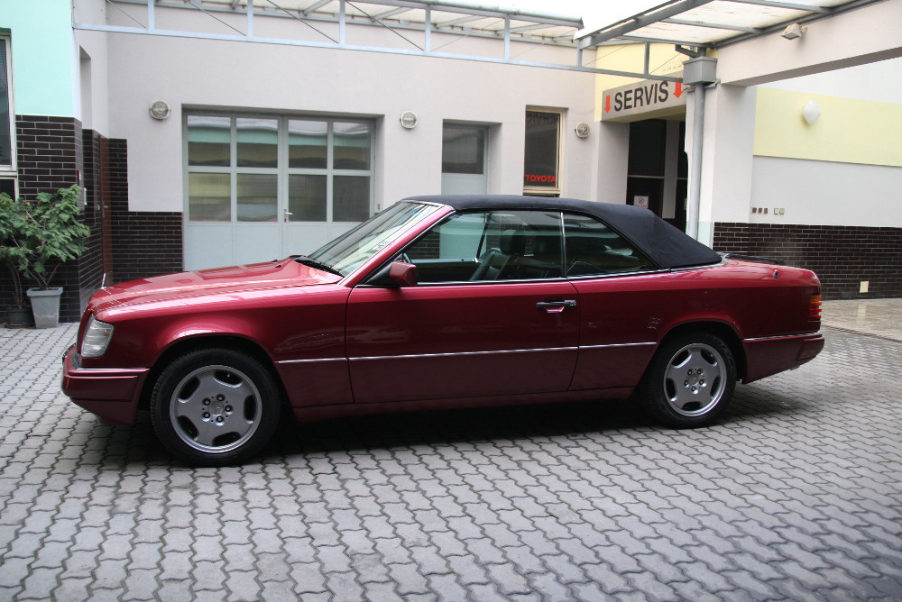 Mercedes Benz 124 300 CE 24V Cabrio - 4