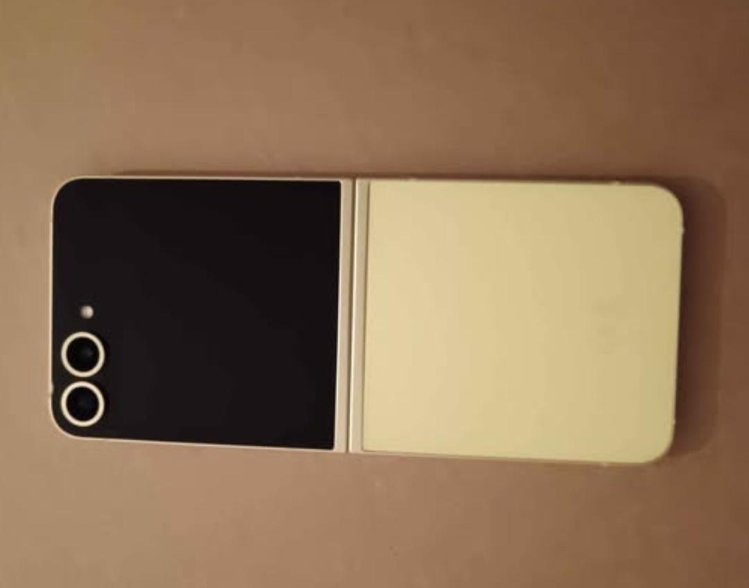 Nový Samsung Z Flip 6 - 4