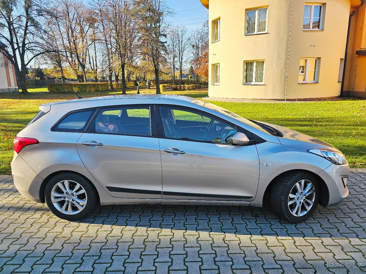 HYUNDAI I30 COMBI 1.6 CRDI 2016 81 kW 95 000 KM NÁJEZD - 4