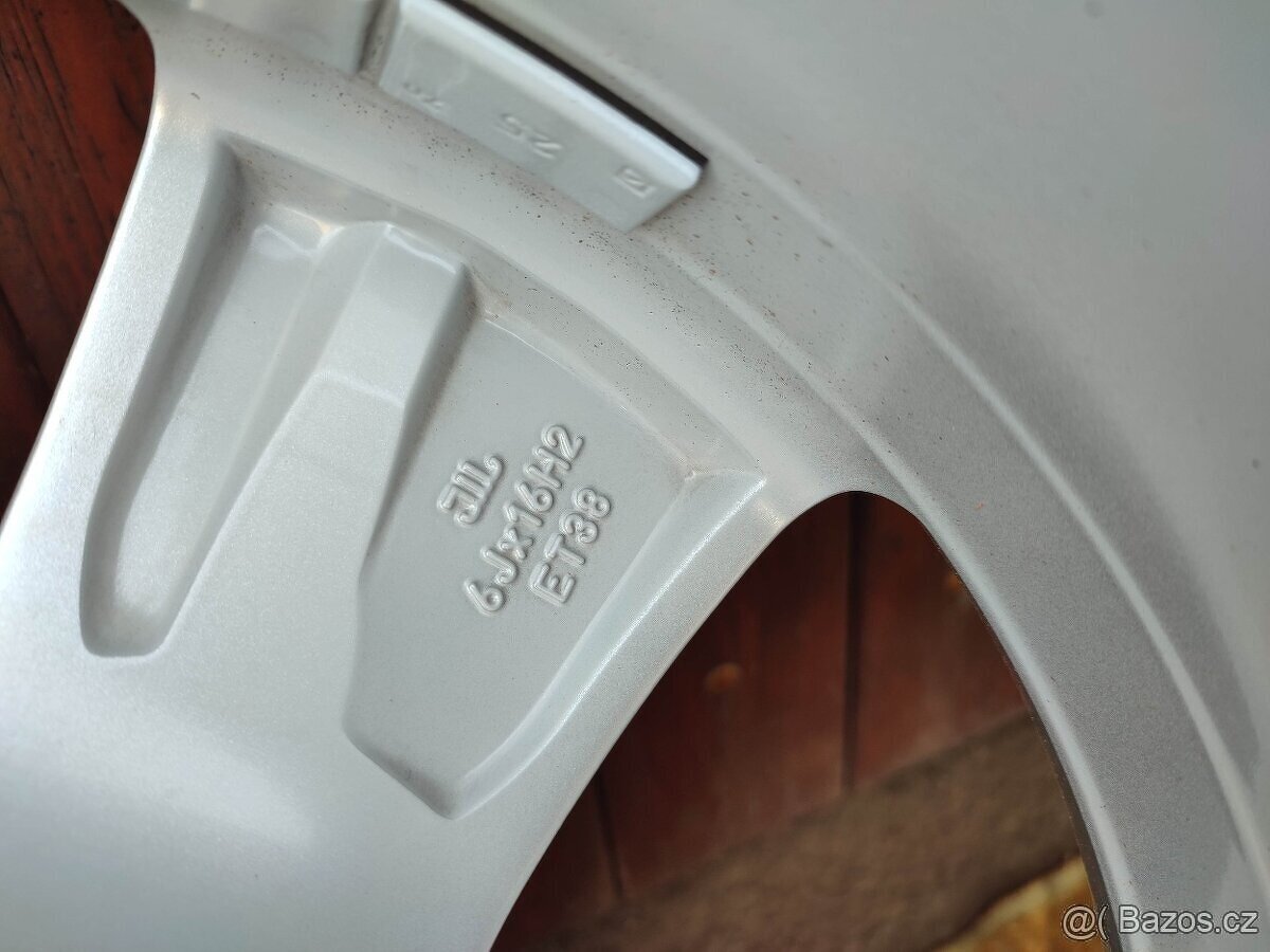 NOVÁ letní sada Škoda Kamiq 5x100 r16 pneu Kumho 205/60 r16 - 4