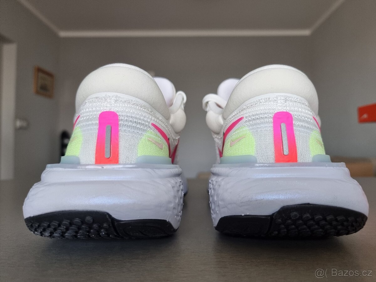Nike ZOOMX Invincible Run - 4