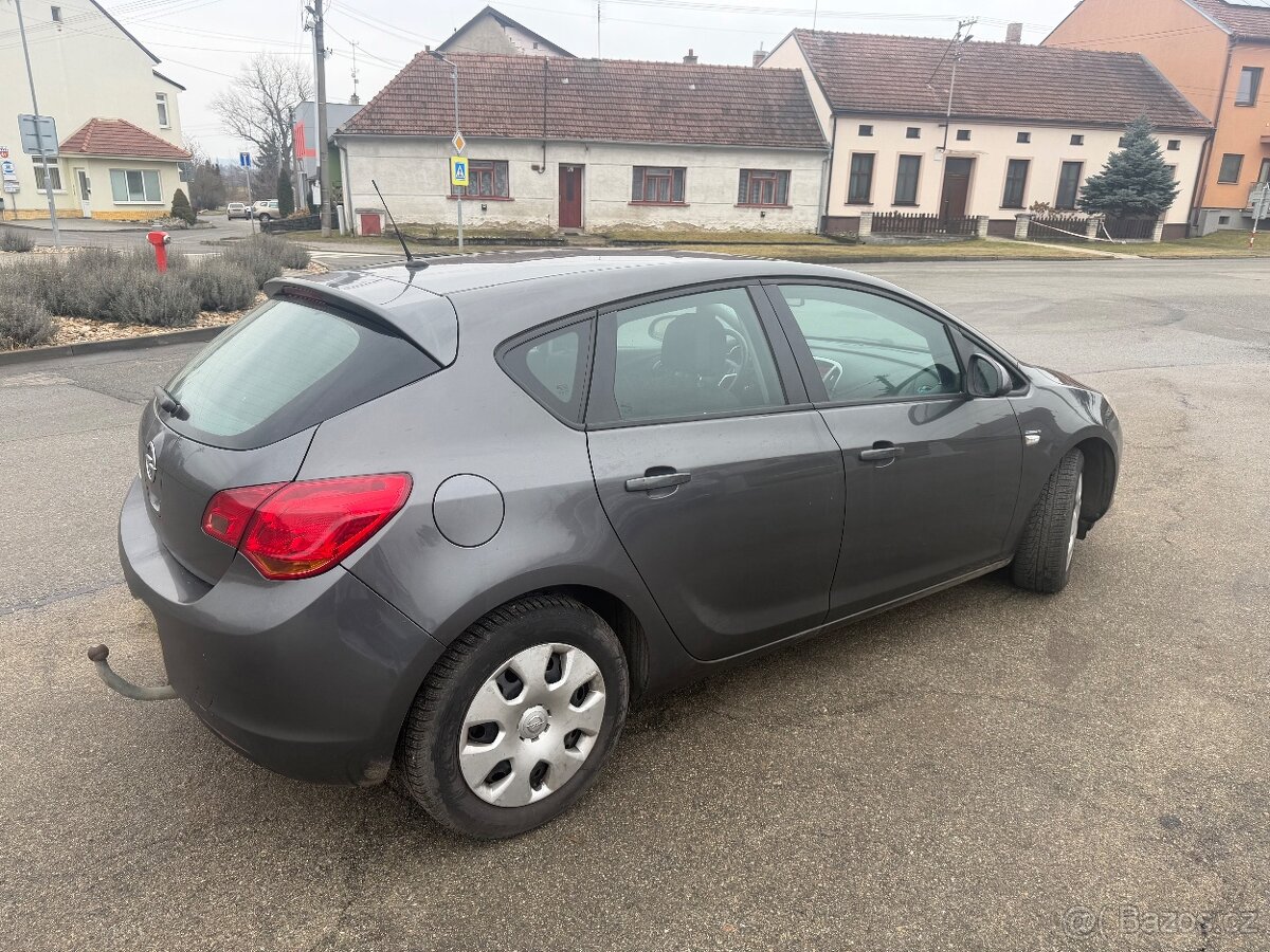 Opel Astra J - 4