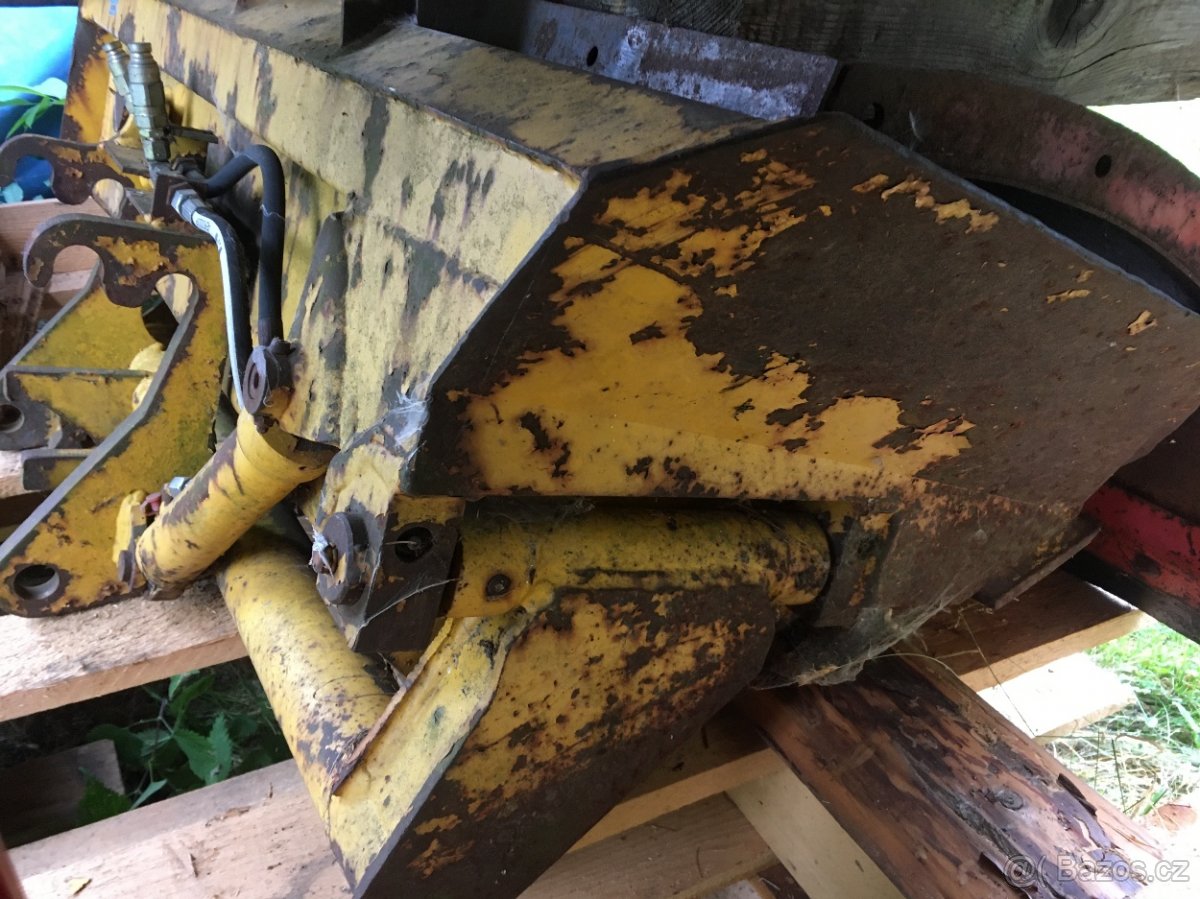 Boční výklopná lžíce Kramer - 4