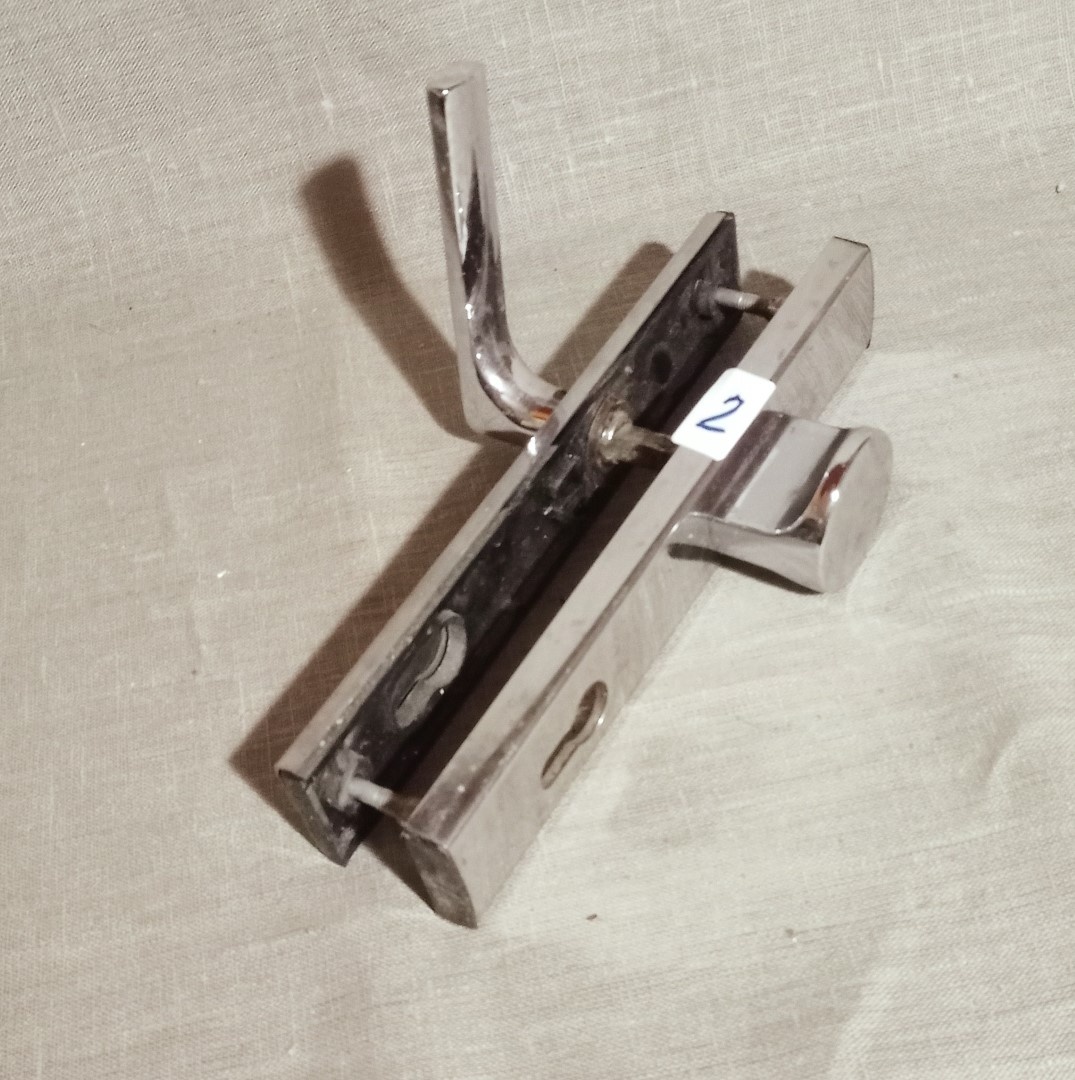 Bezpečnostní dveřní kování kliky dveře asi Rostex? - 4