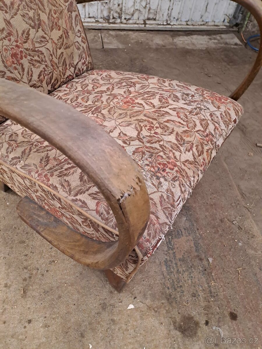 Křeslo Halabala k renovaci.K vyzvednutí v Žatci, 606 247 137 - 4