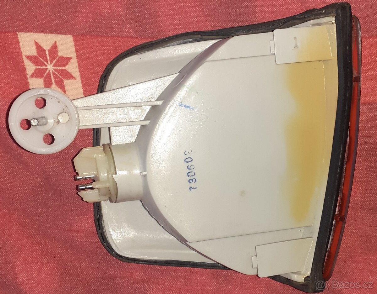 Predám pravé svetlo a blinker na Mercedes W126 - 4