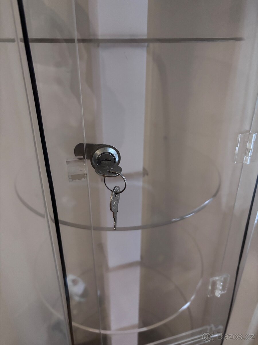 Vitrina z plexiskla - 4
