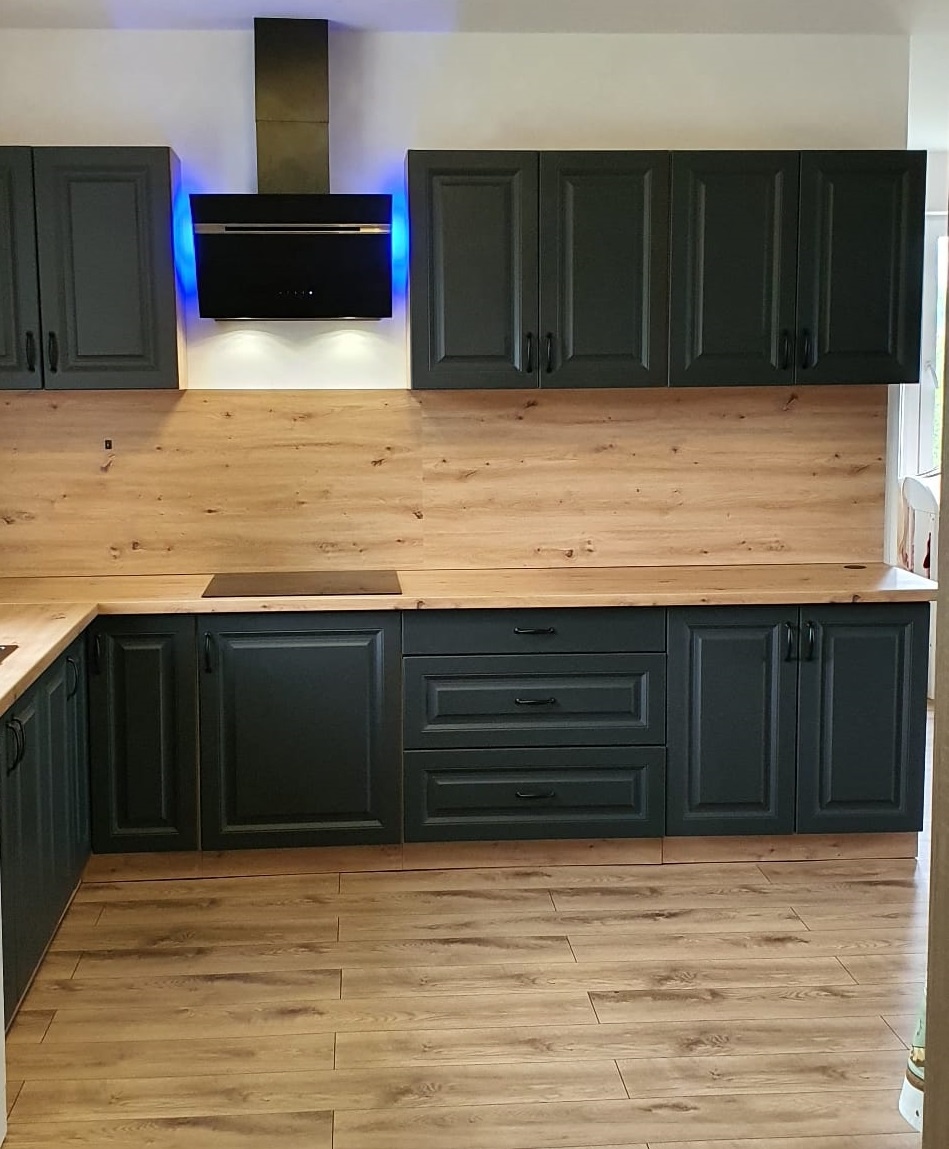 Vzorková matná kuchyňská sestava 270/310 cm + vysoká 6 - 4