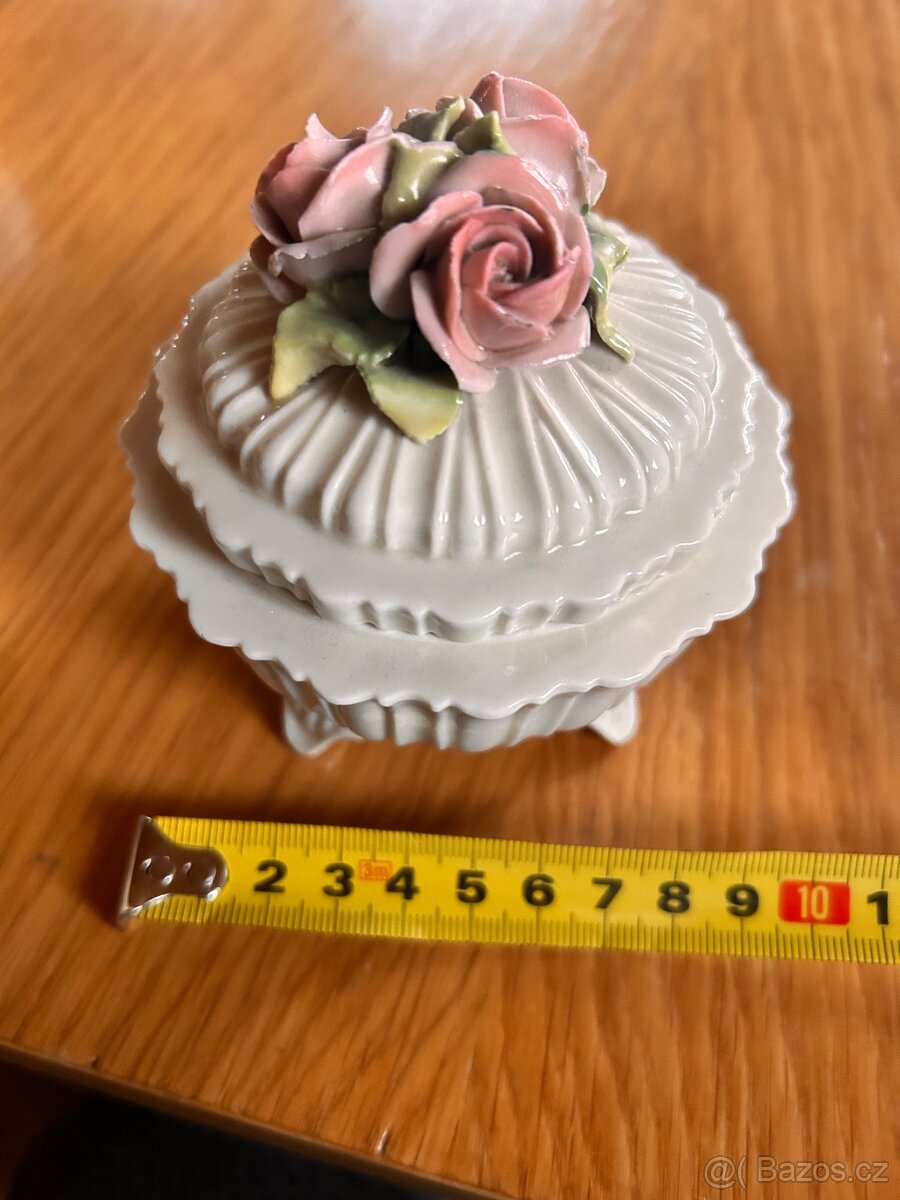 Starožitná dózička s růžemi - 4