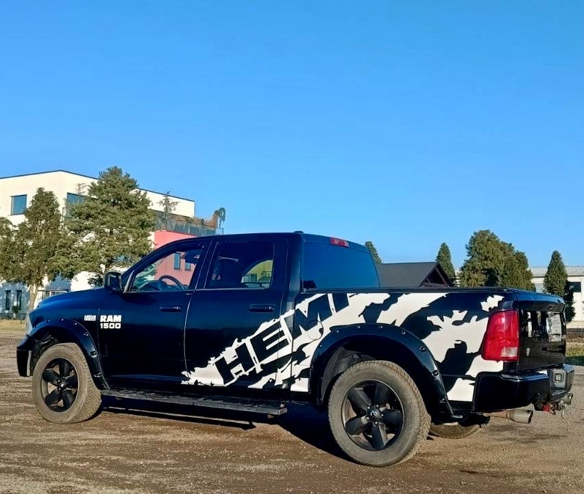 Dodge RAM 1500 5.7 HEMI - 4