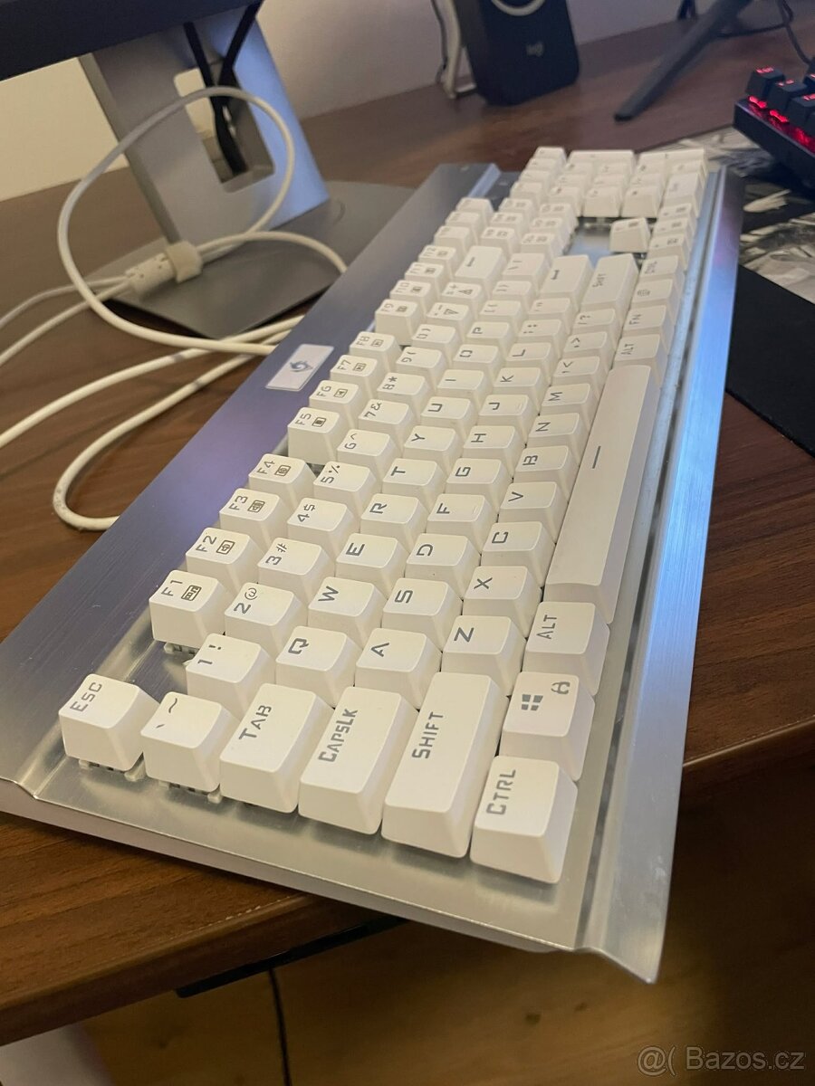Mechanická klávesnice Eagletec KG011 RGB - 4