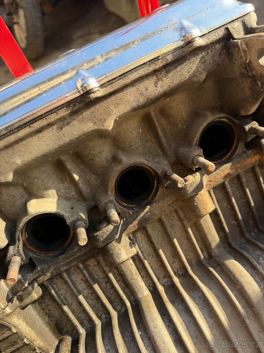 Motor triumph thunderbird 900 - 4