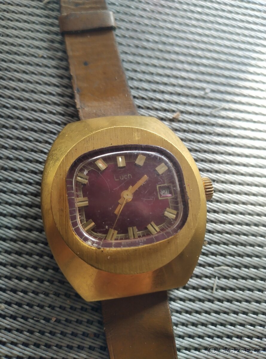 Prodám staré natahovací hodinky - 4