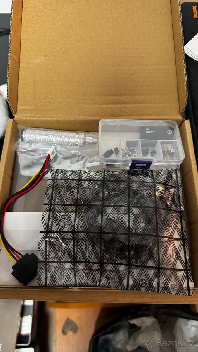 Počítačová skříň IQUNIX ZX-1 Aluminum Mini-ITX Case - 4