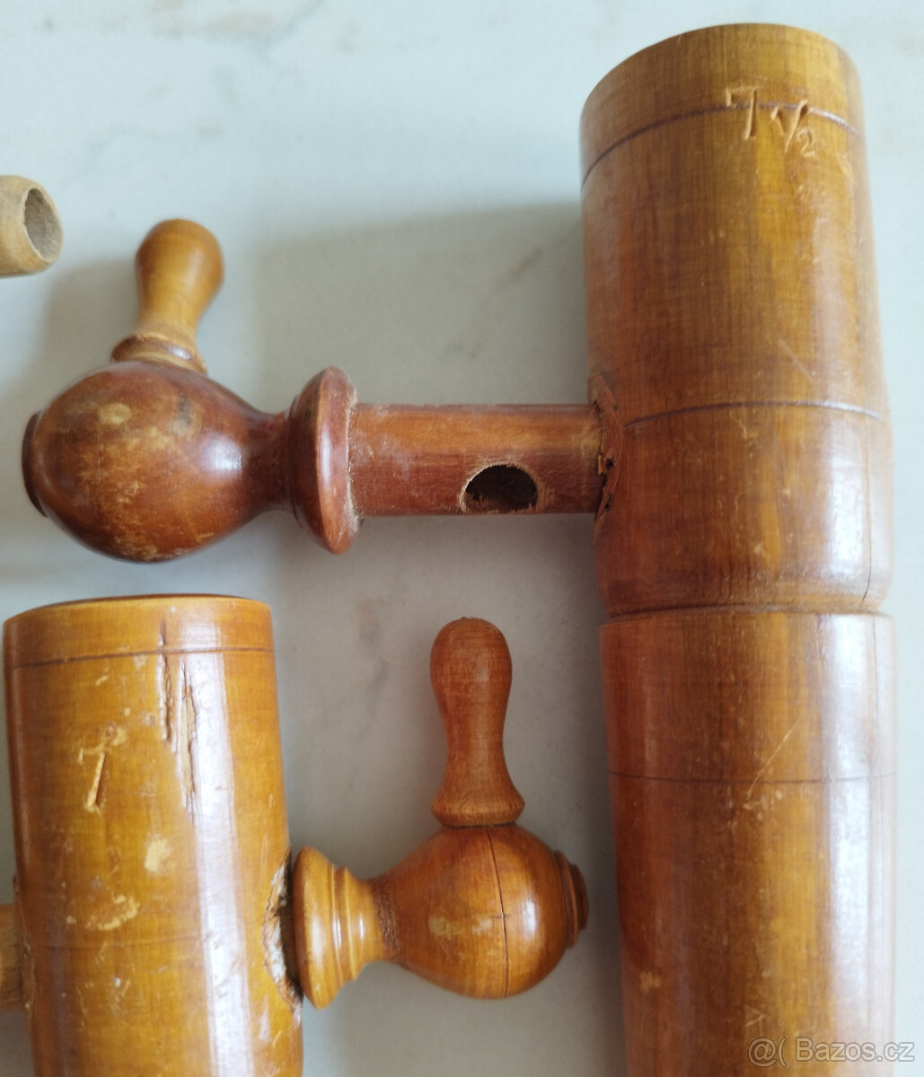 Staré dřvěné pípy na sudy - 4