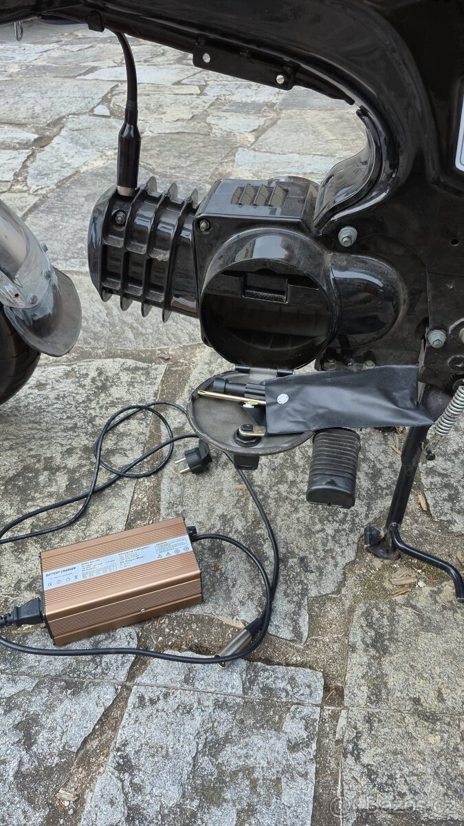 Motorka do karavanu - Skyteam E-Max - 4