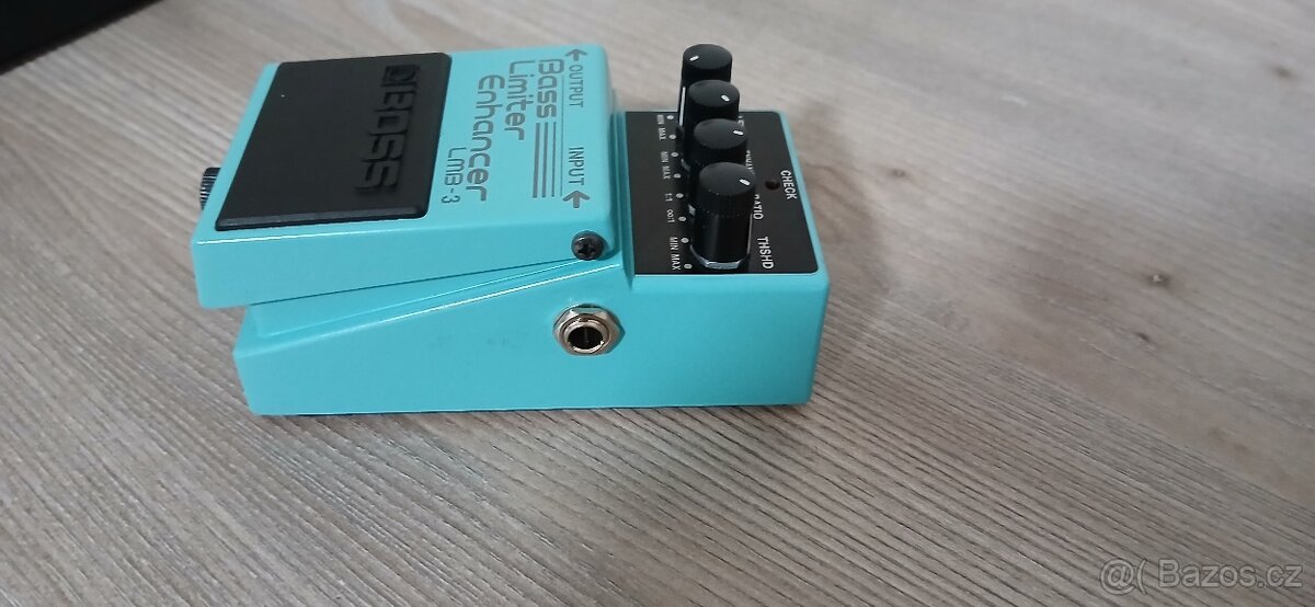 Prodam baskytarovy efekt Boss LMB - 3 - 4