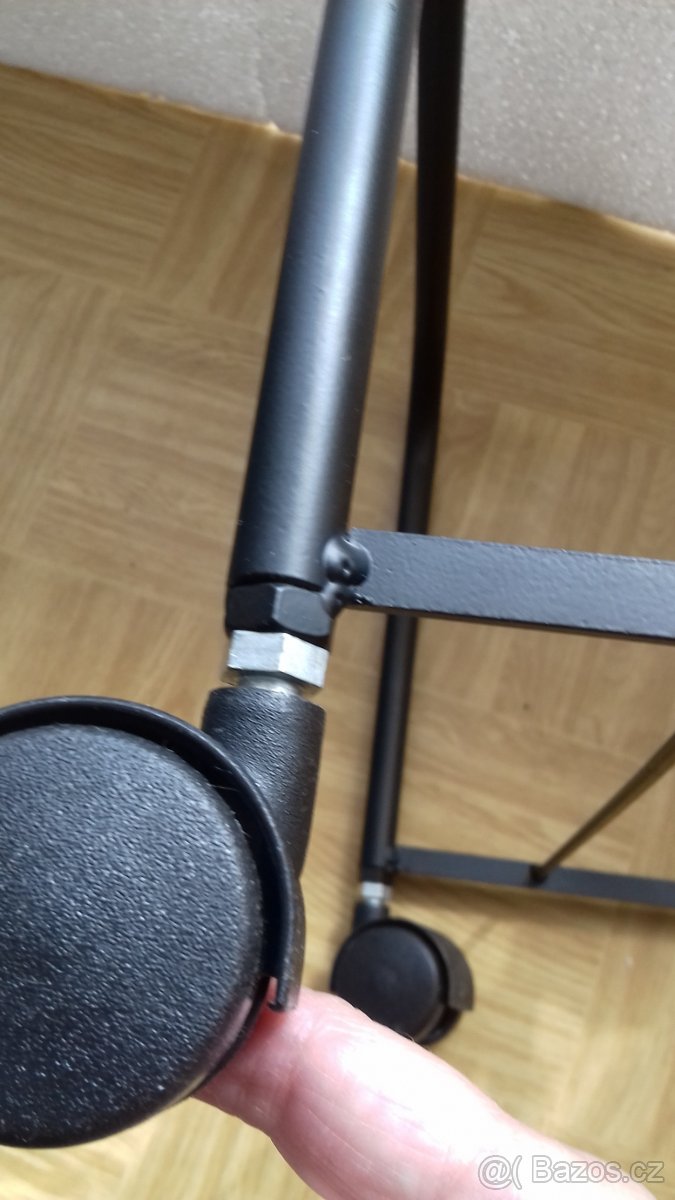 Vozík, pojízdný stojan, kolečka, pod počítač, PC, kovový - 4