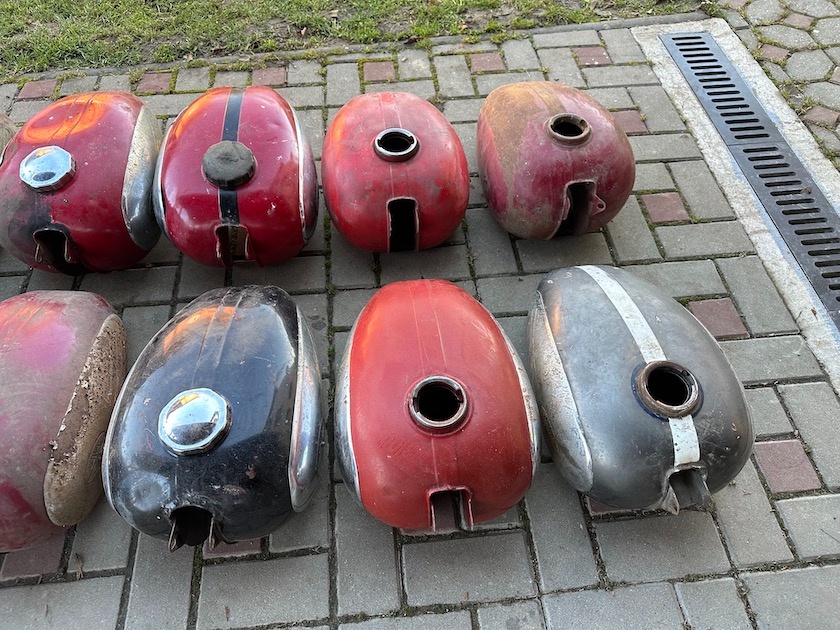 Predám NÁDRŽ JAWA 250 350 panelka s bočnými krytmi - 4