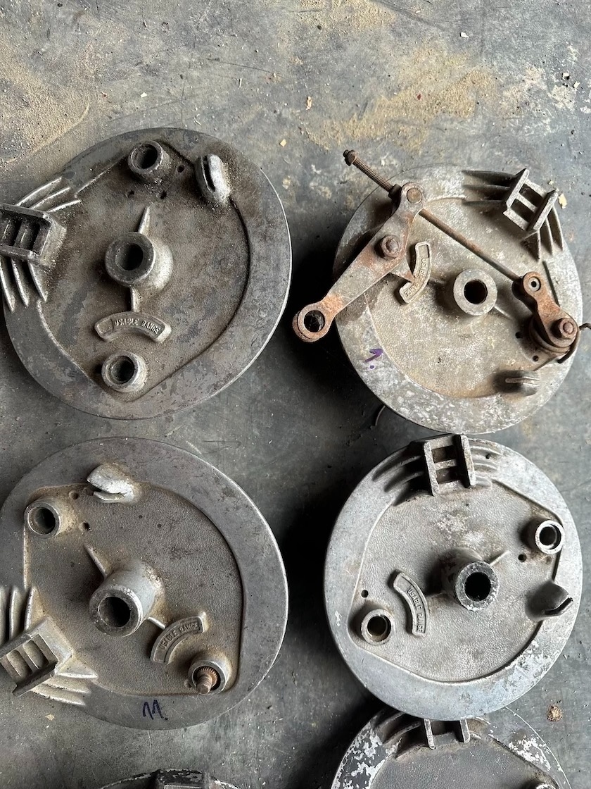 Predám predný brzdový štít JAWA 350/638 s aretáciou - 4