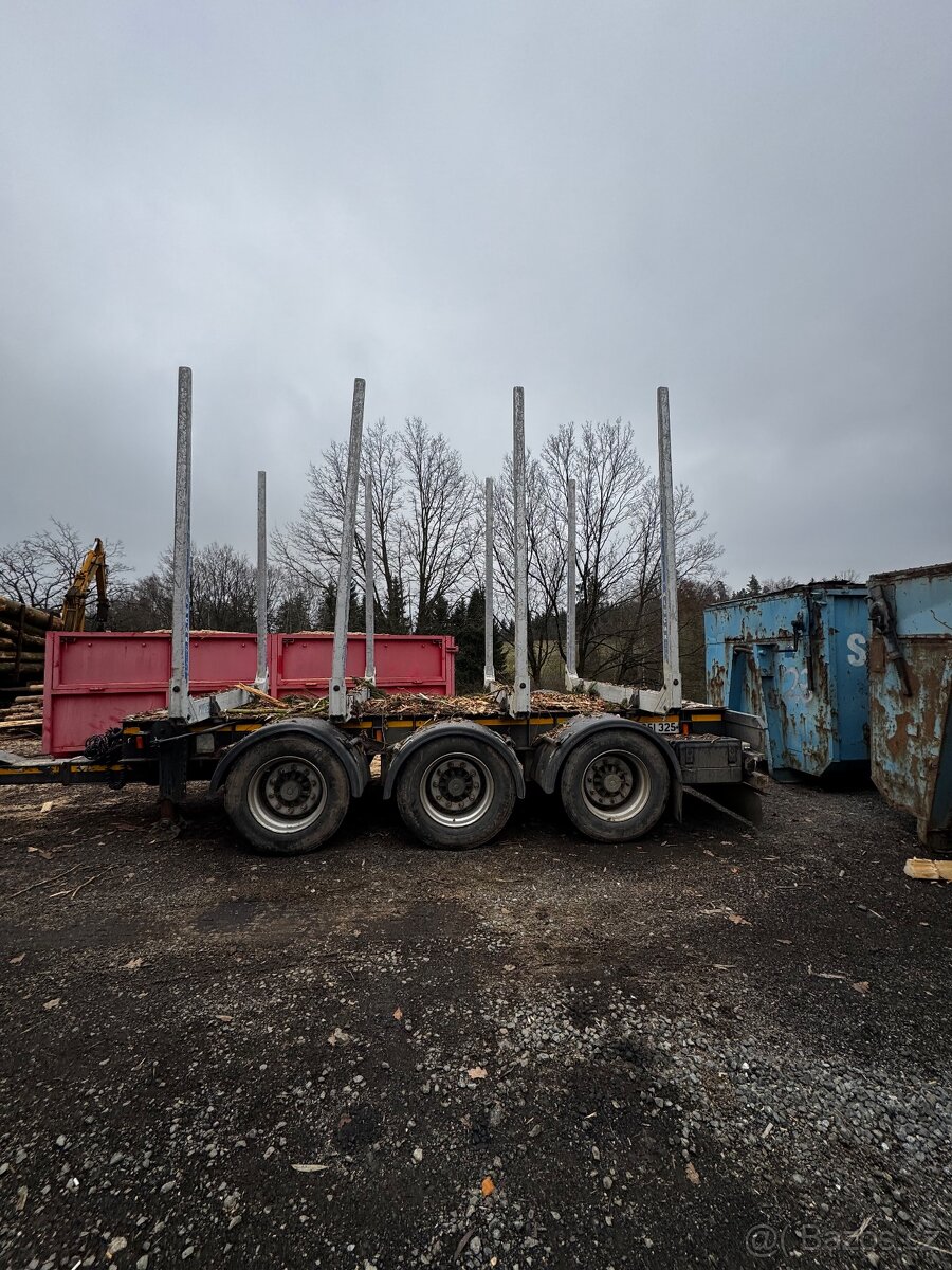 Renault Kerax 6x4 Lesovůz - 4