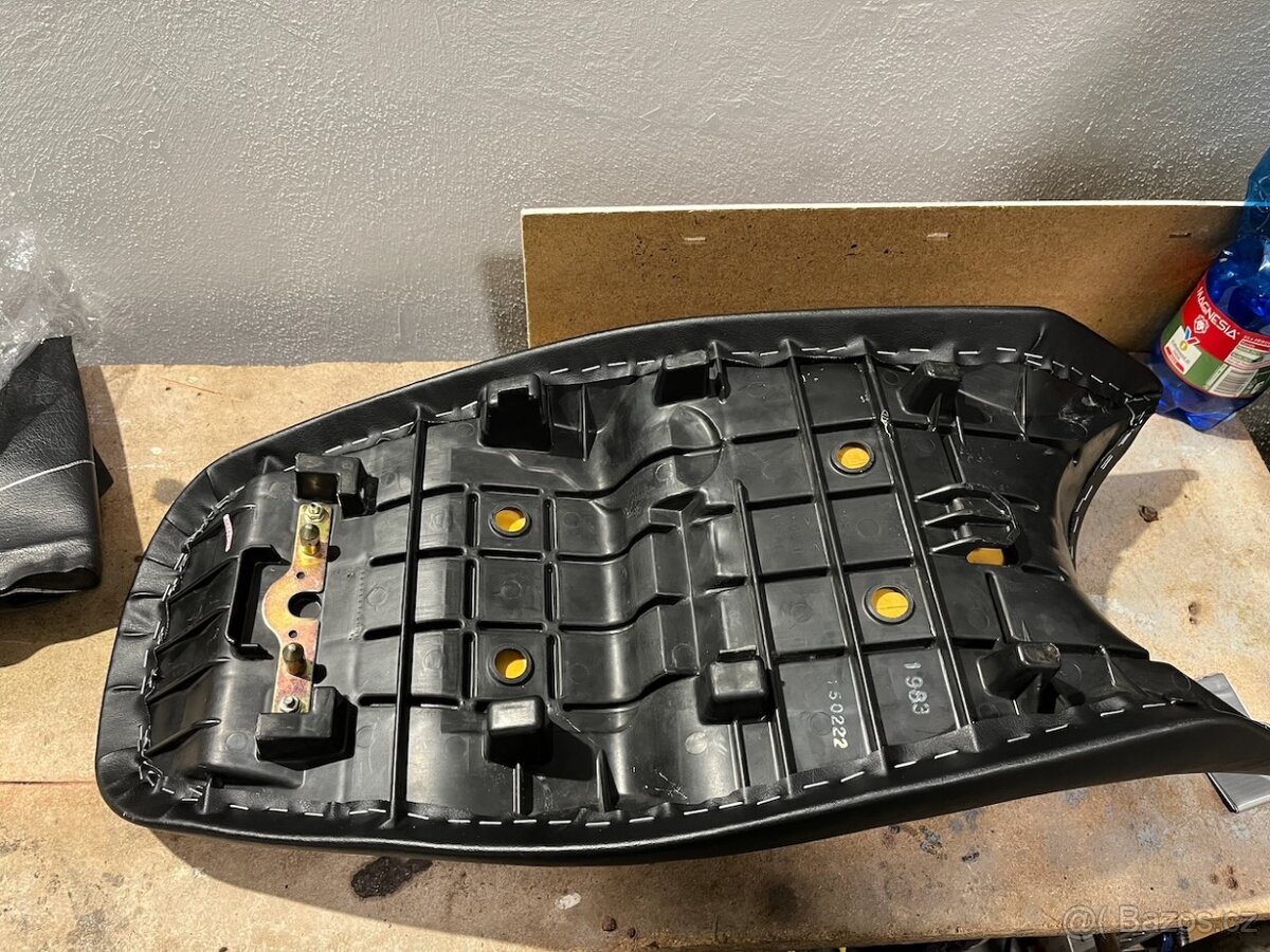 Sedlo Kawasaki ZZR 1200 - 4