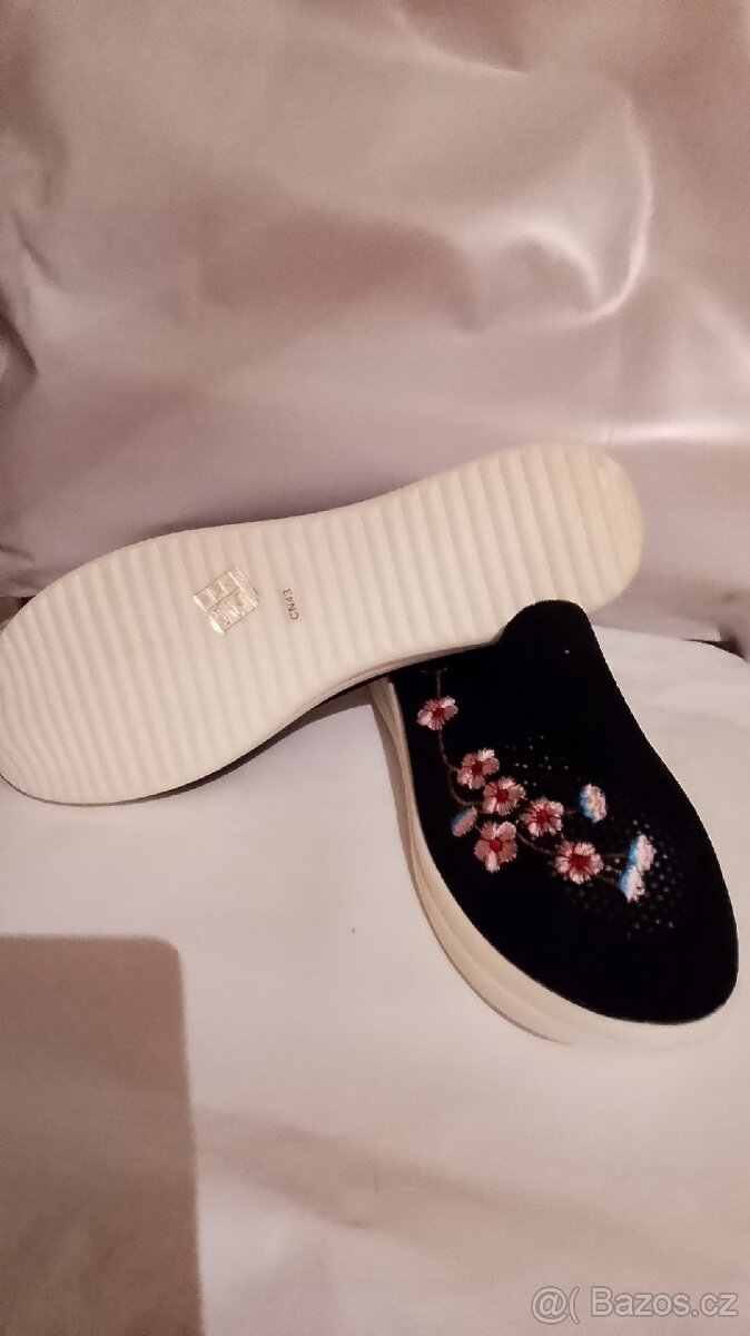 Dámské boty-vel 43 - 4
