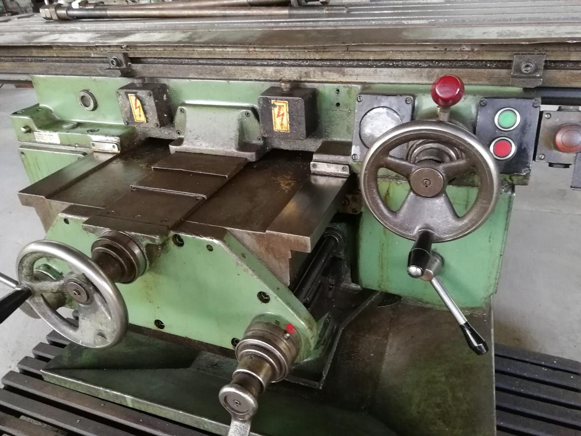 Frézka svislá FA 4V - 4