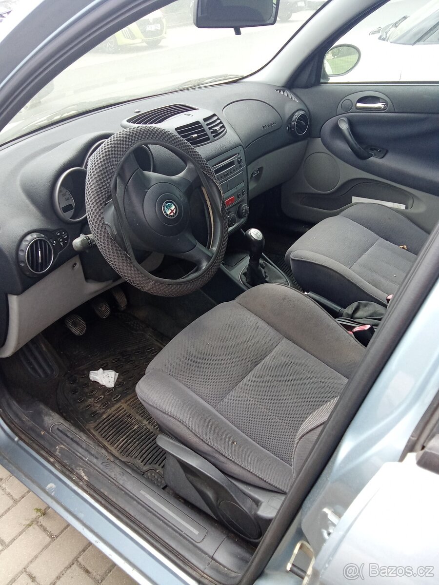 PRODÁM ALFA ROMEO 147 - 4