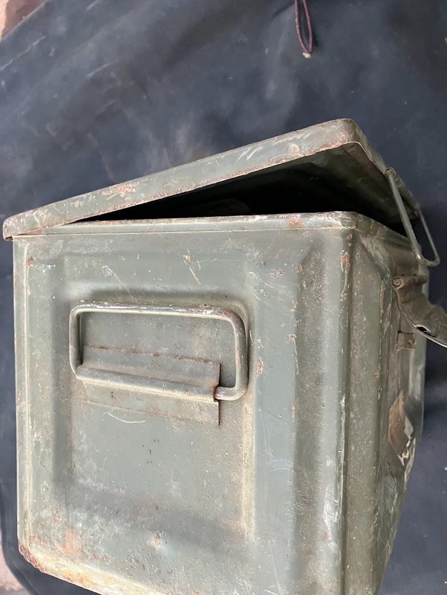 vojenská plechová bedna - 4