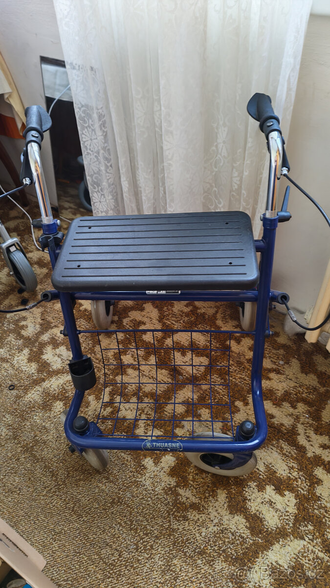 čtyřkolové skládací chodítko - 4